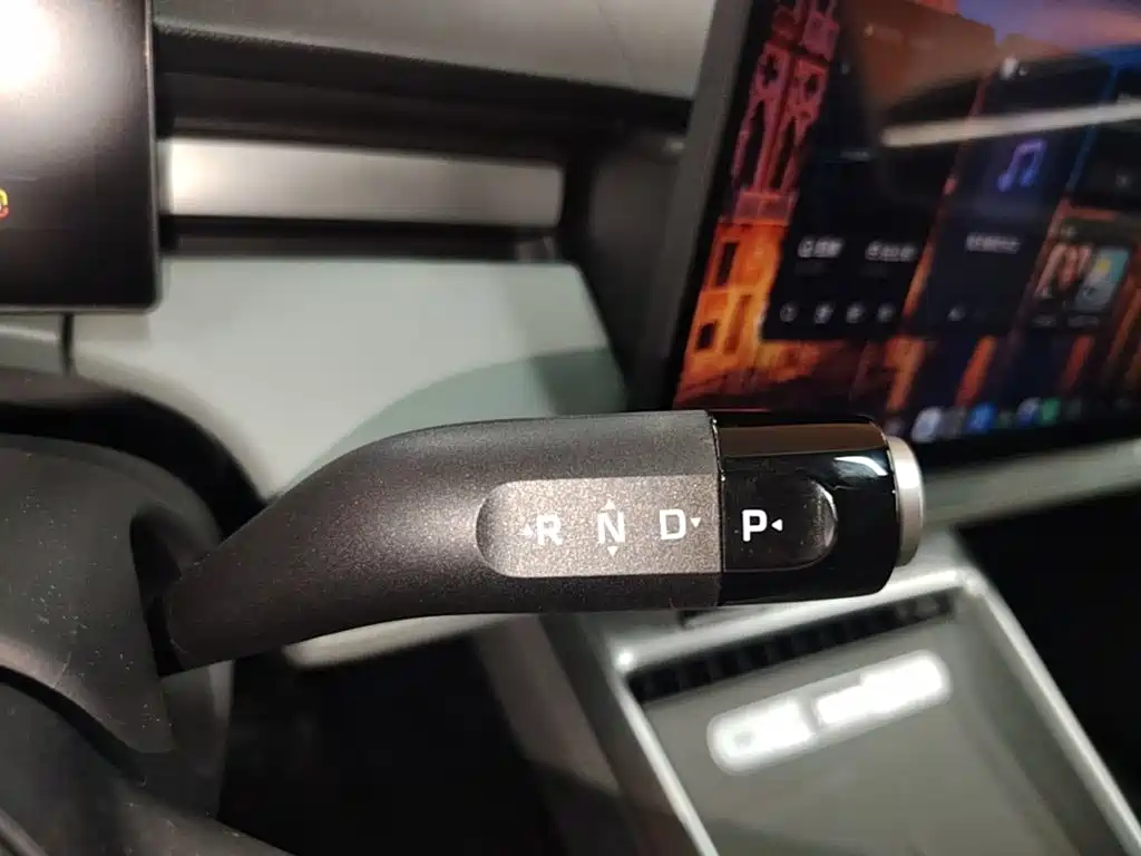 Roewe Young Wai D6 — миниатюра 14