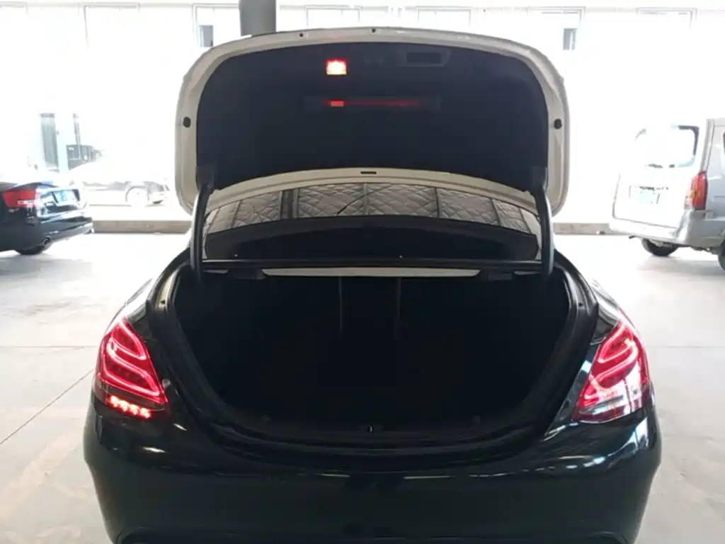 Mercedes-Benz C-Class — миниатюра 19
