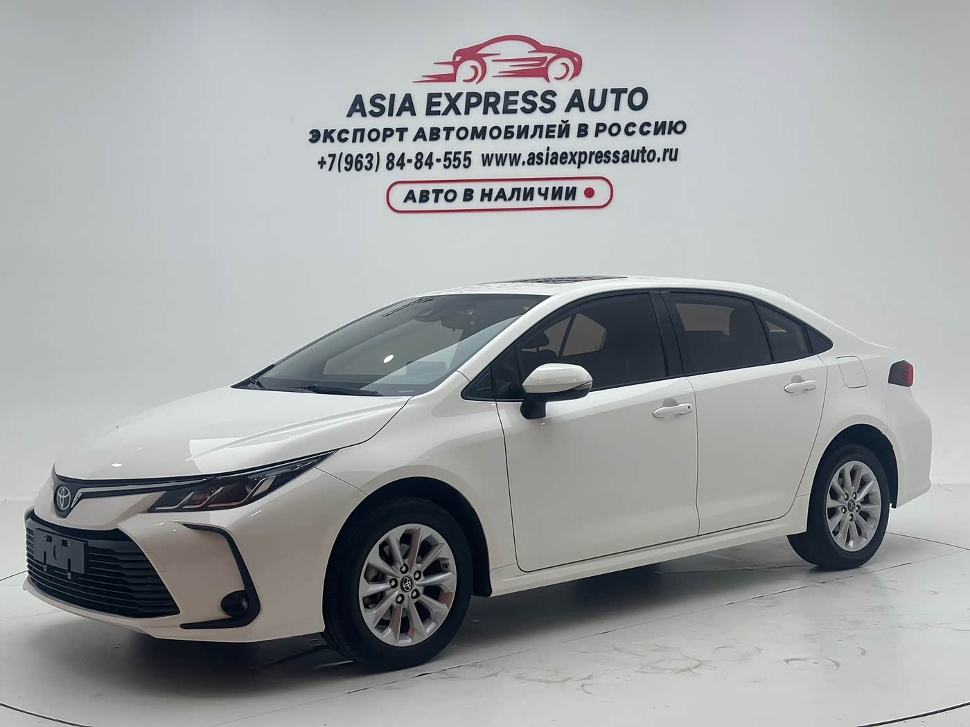 Toyota Corolla 1.2 л 2022 г. Белый, пробег 6500 км