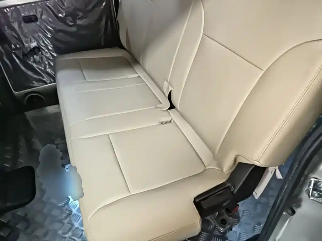 Wuling Hongguang V — миниатюра 17