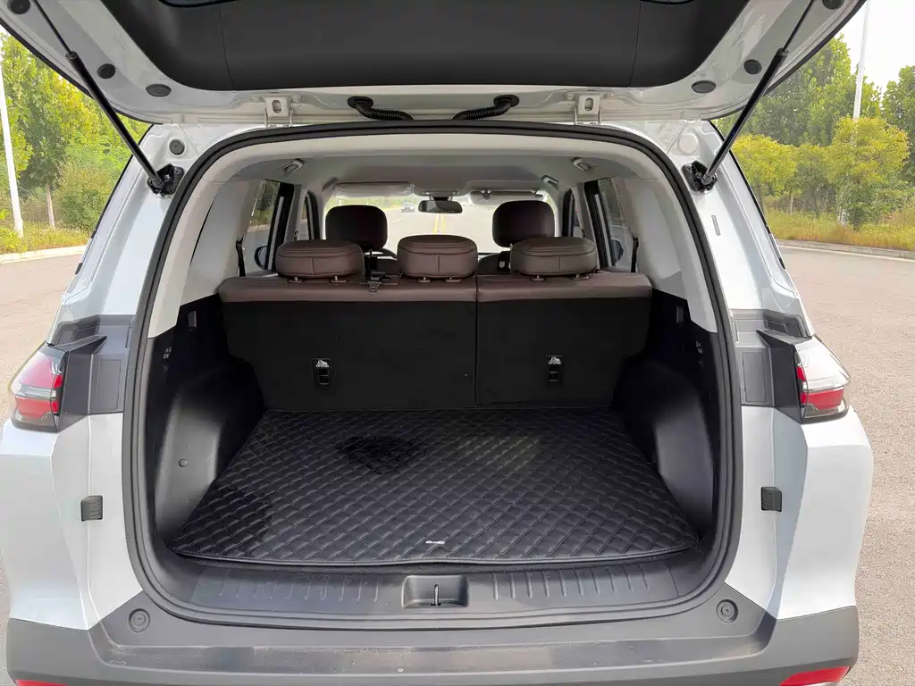 Wuling Xingguang 560 — миниатюра 12