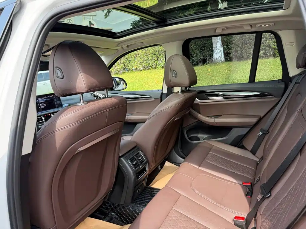 BMW iX3 — миниатюра 11