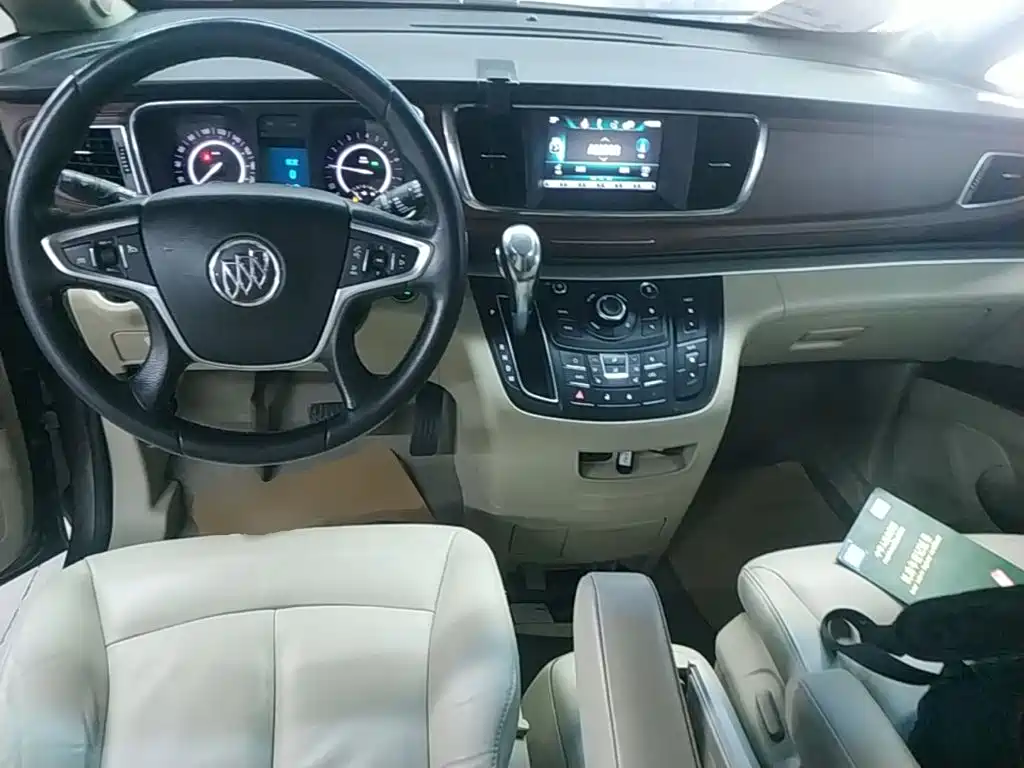 Buick GL8 2017 25S Luxury V