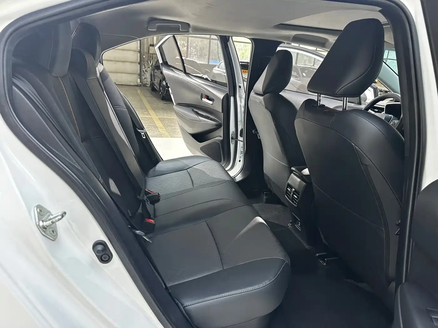 Toyota Lei Ling 2023 Белый из Китая, фото 2