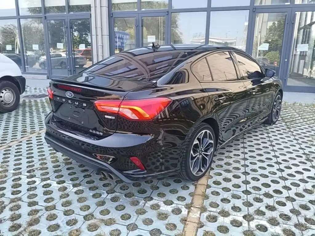 Ford Focus — миниатюра 7