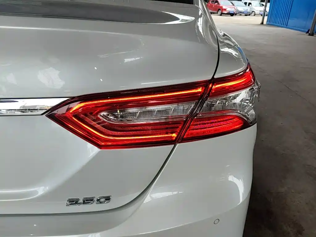 Toyota Camry 2021 2.5G Luxury