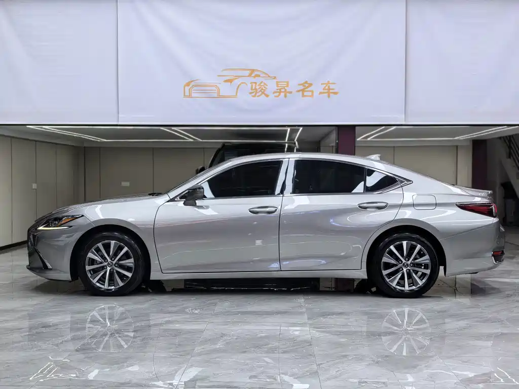 Lexus ES — миниатюра 7