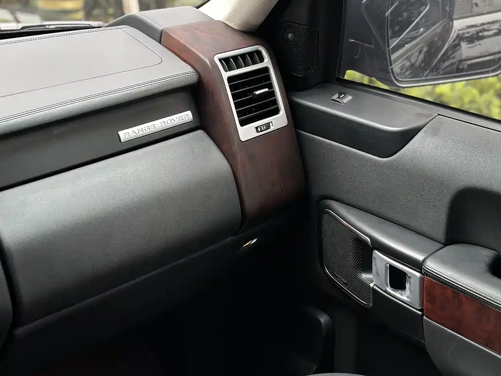 Land Rover Range Rover — миниатюра 15