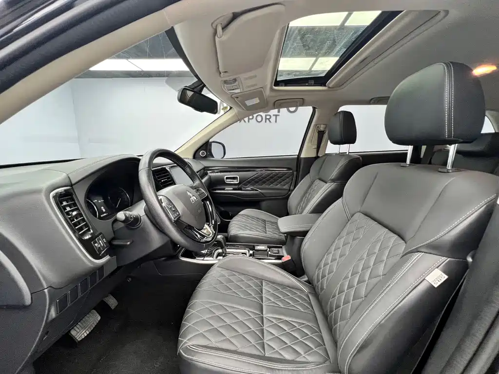 Mitsubishi Outlander — миниатюра 7