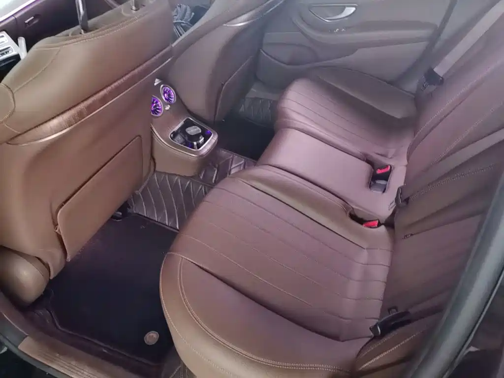 Mercedes-Benz E-Class — миниатюра 17