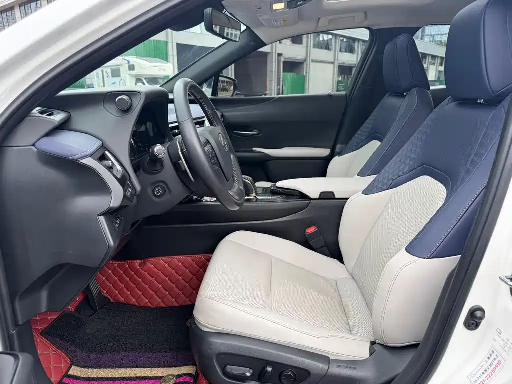 Lexus UX New Energy — миниатюра 4