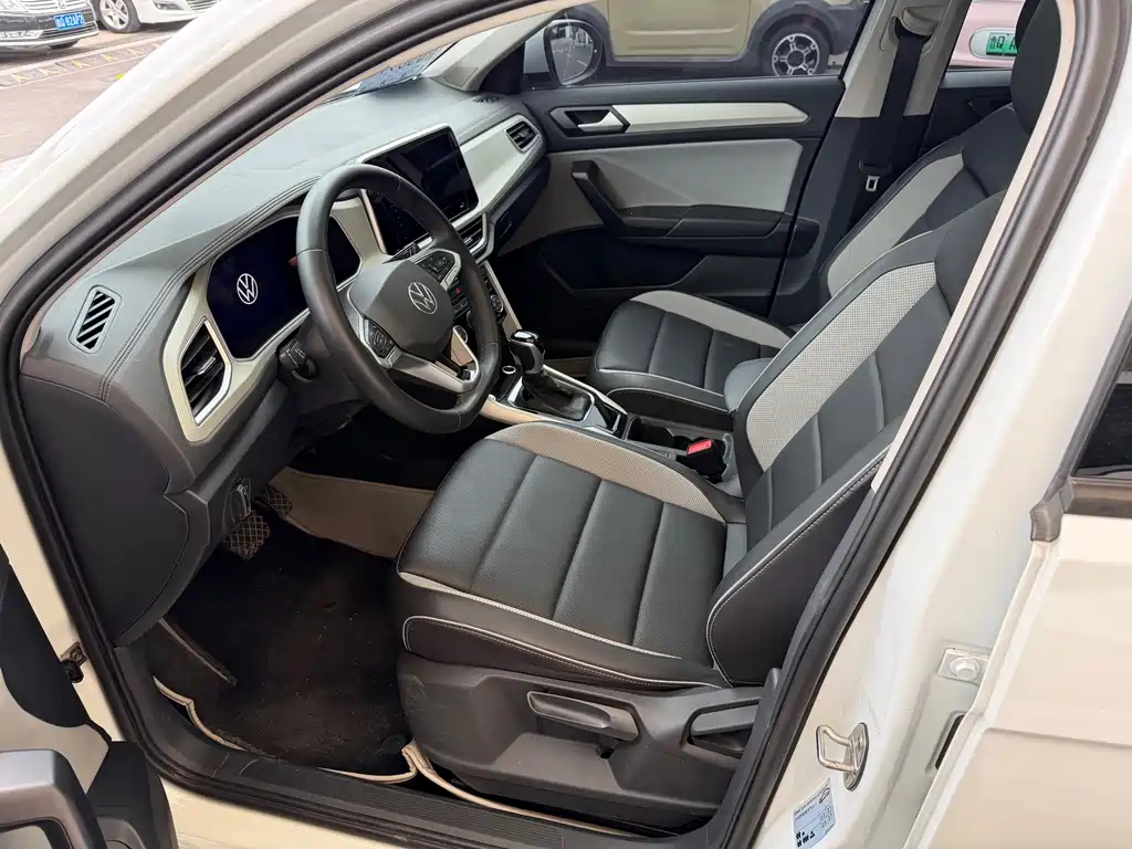Volkswagen T-Roc — миниатюра 3