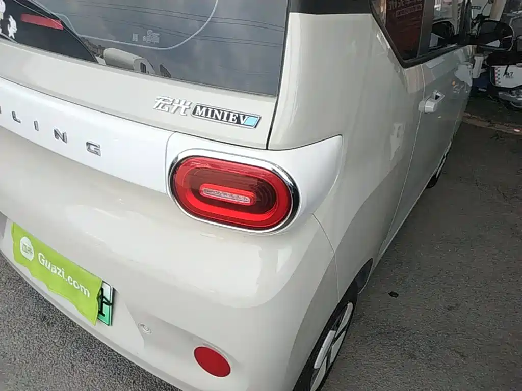 Wuling MINIEV — миниатюра 8