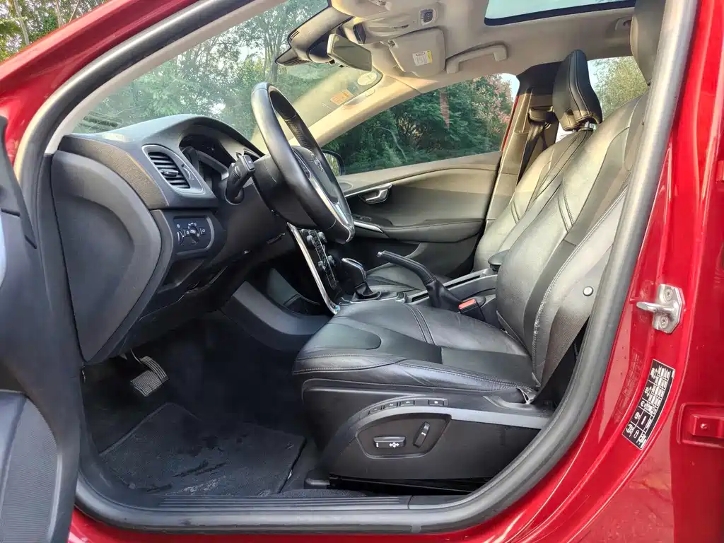 Volvo V40 — миниатюра 4