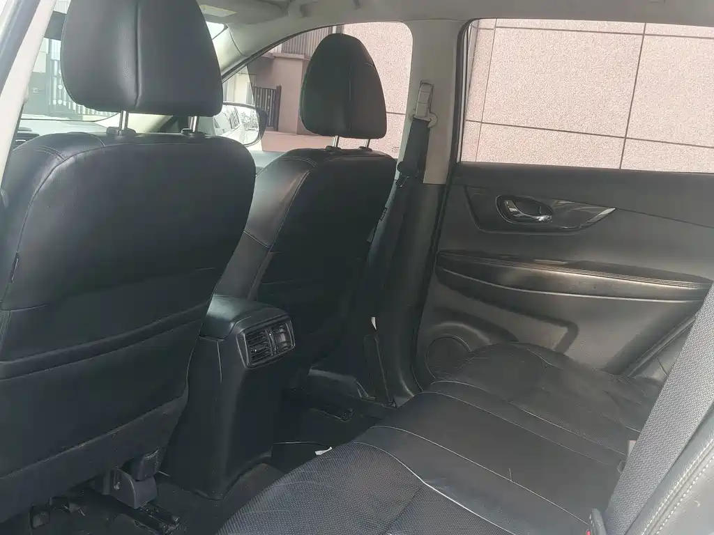 Nissan X-Trail — миниатюра 10