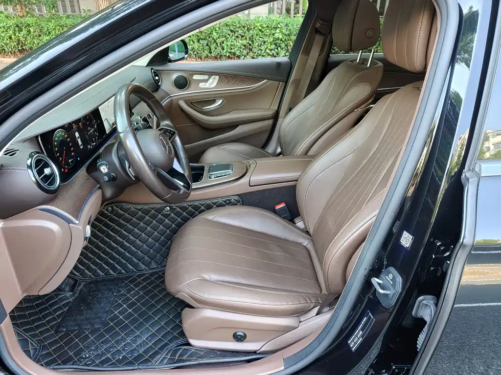 Mercedes-Benz E-Class — миниатюра 8