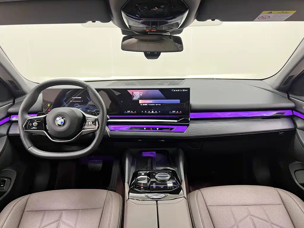BMW 5 Series — миниатюра 11
