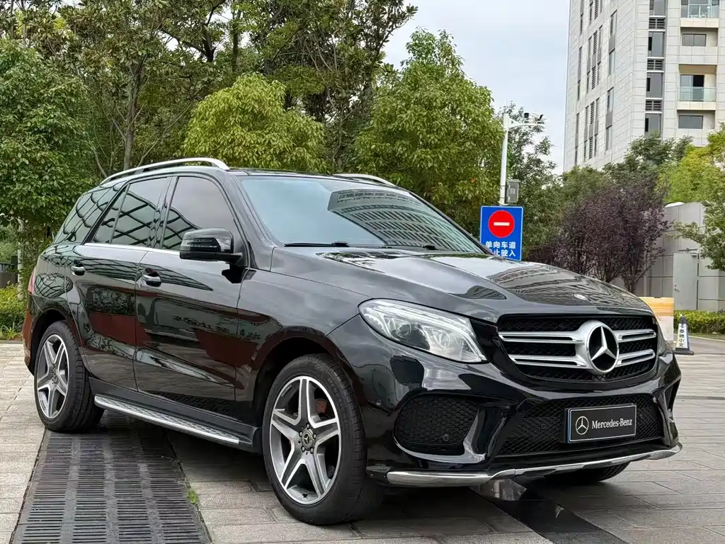 Mercedes-Benz GLE (Import) — миниатюра 2