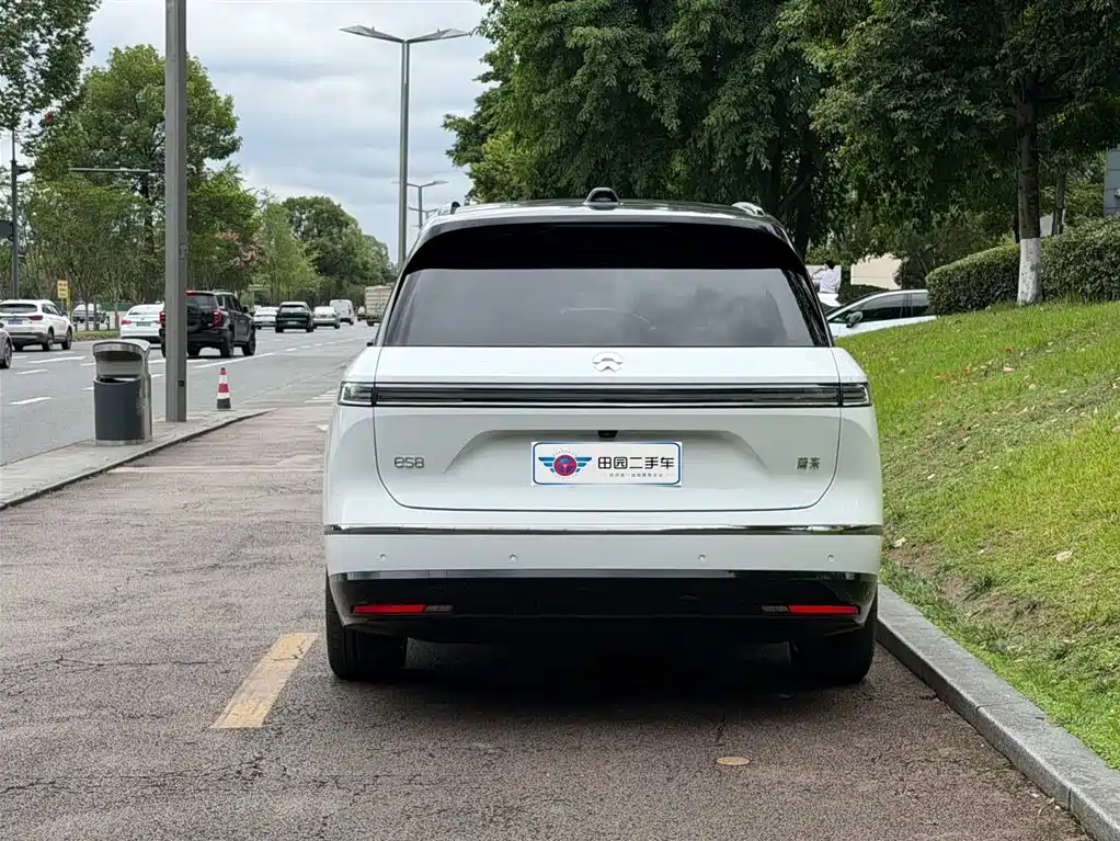 NIO ES8 2026 мест Executive Luxury