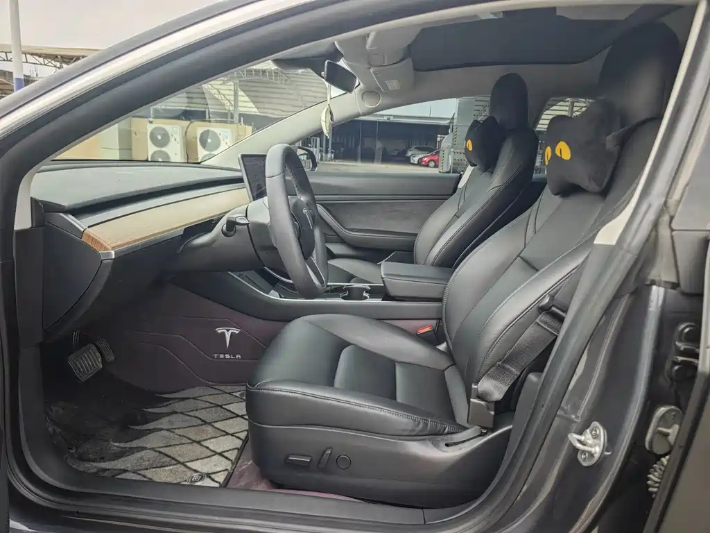 Tesla Model 3 — миниатюра 9