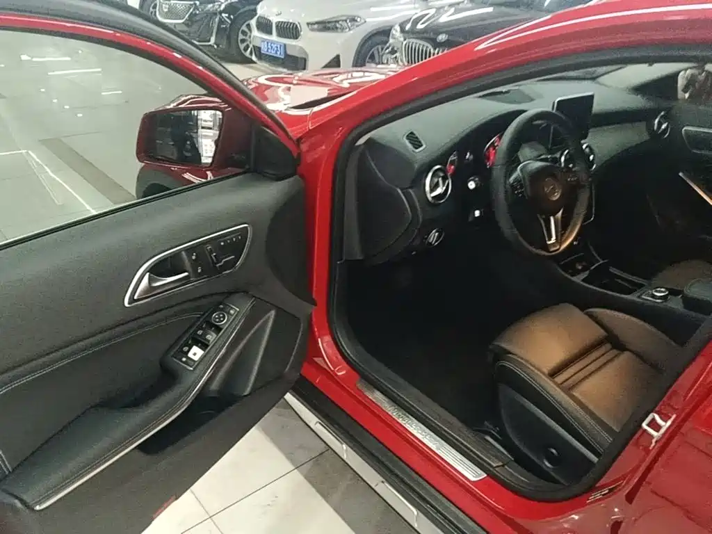 Mercedes-Benz GLA — миниатюра 16