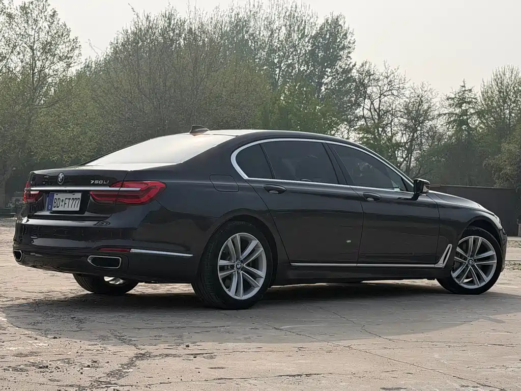 BMW 7 Series 7 2016 750Li xDrive мест