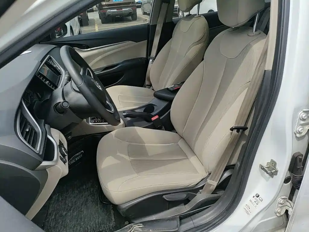 Buick Excelle — миниатюра 15
