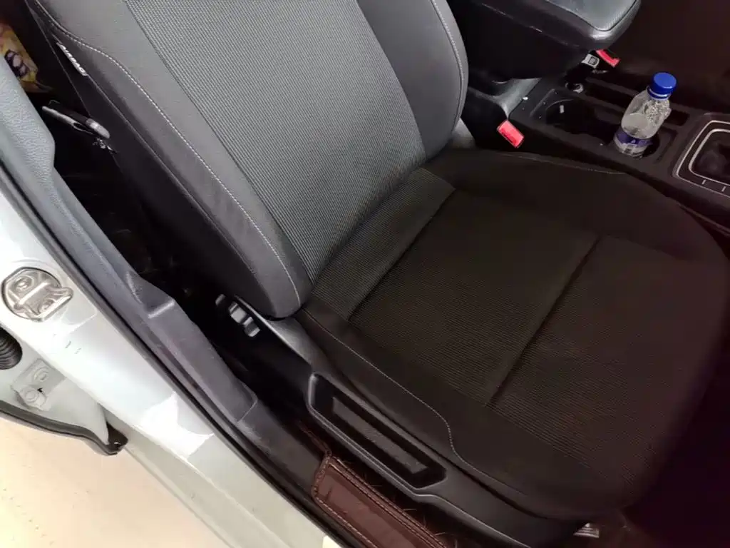 Volkswagen Golf — миниатюра 25