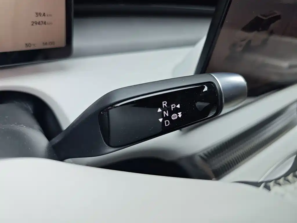 XPeng X9 — миниатюра 19