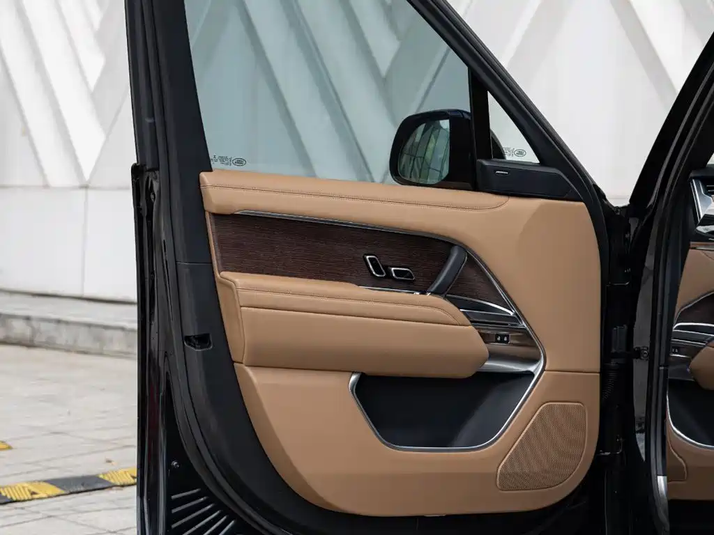 Land Rover Range Rover — миниатюра 16