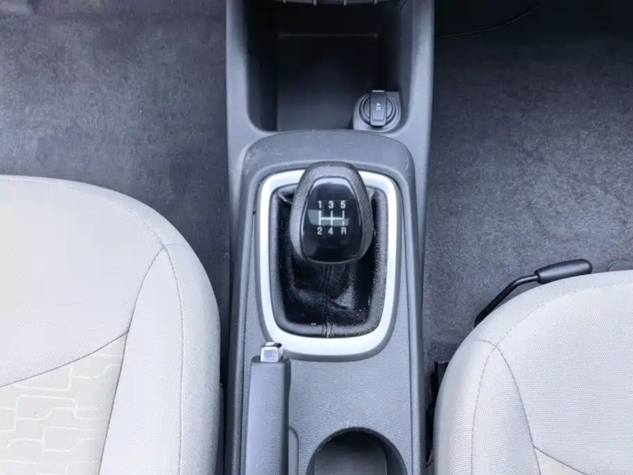 Chevrolet Sail — миниатюра 16