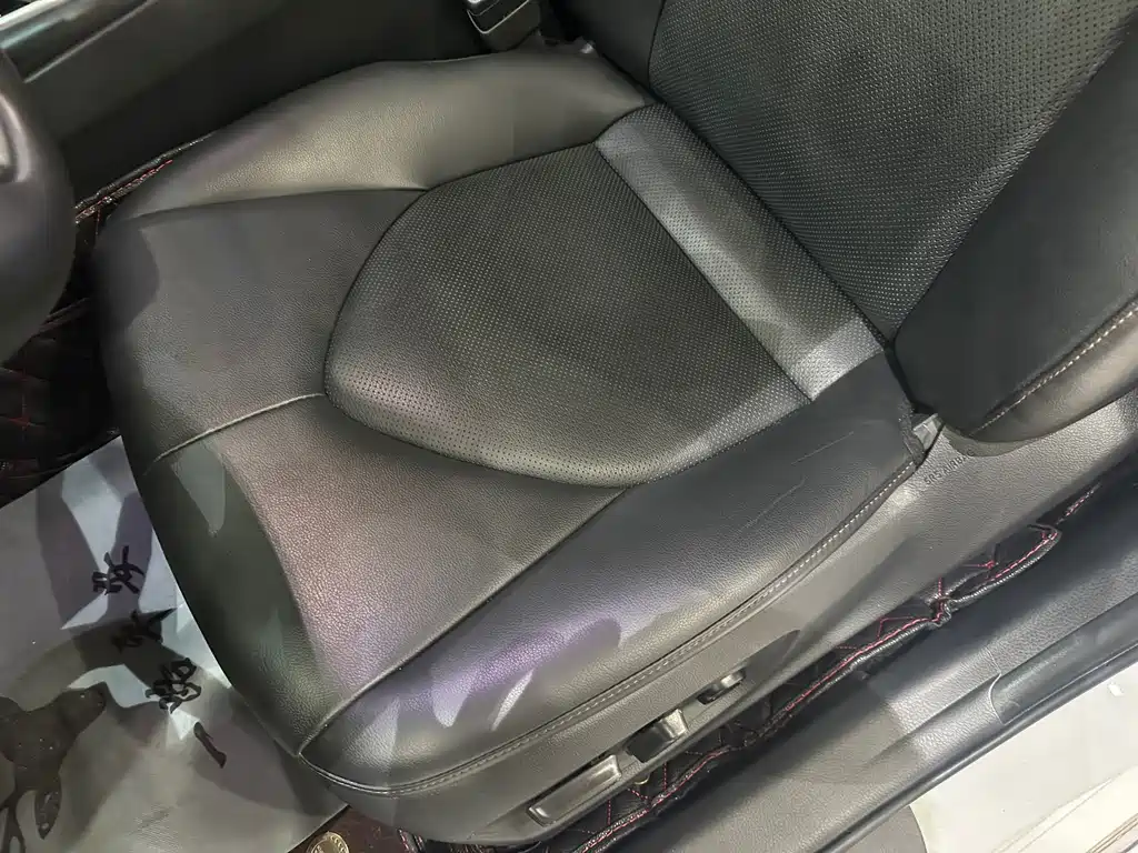 Toyota Camry — миниатюра 5
