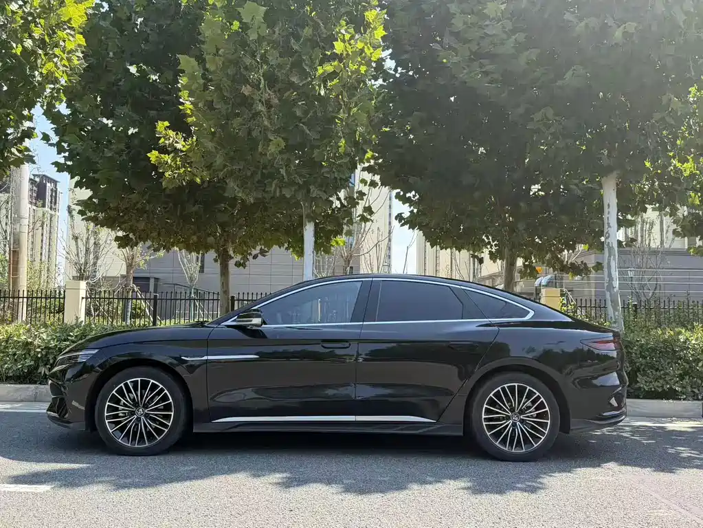 BYD Han — миниатюра 8