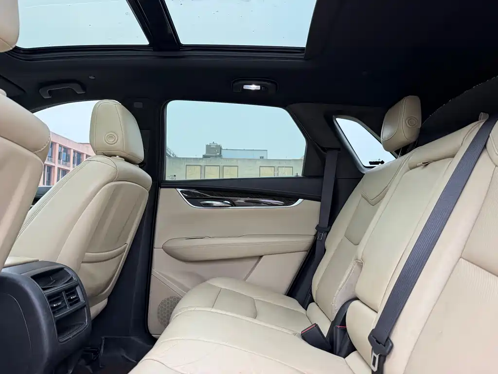 Cadillac XT5 — миниатюра 5