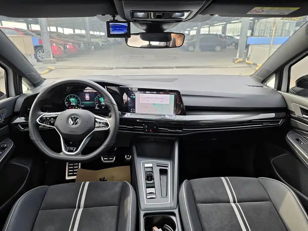 Volkswagen Golf — миниатюра 10