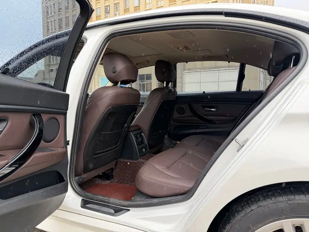 BMW 3 Series — миниатюра 6