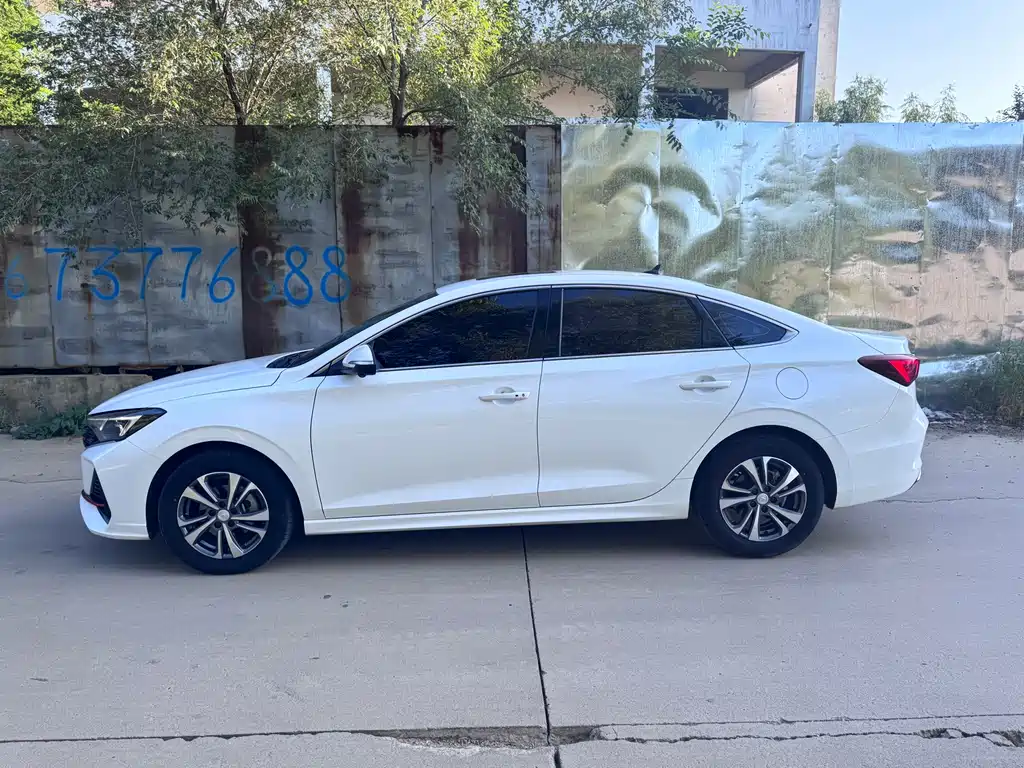 Changan Eado — миниатюра 4