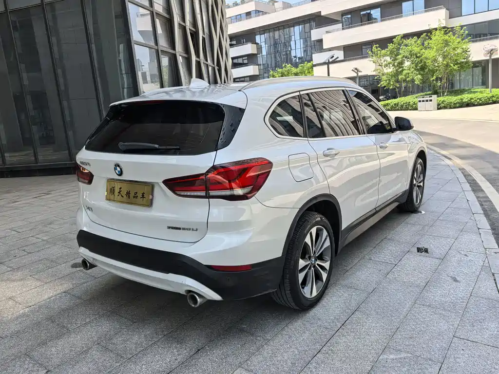 BMW X1 - фото 5