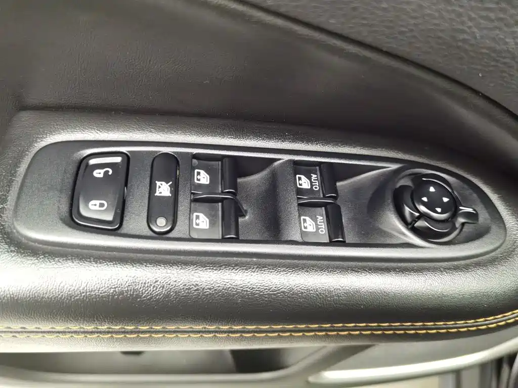 Jeep Compass — миниатюра 9