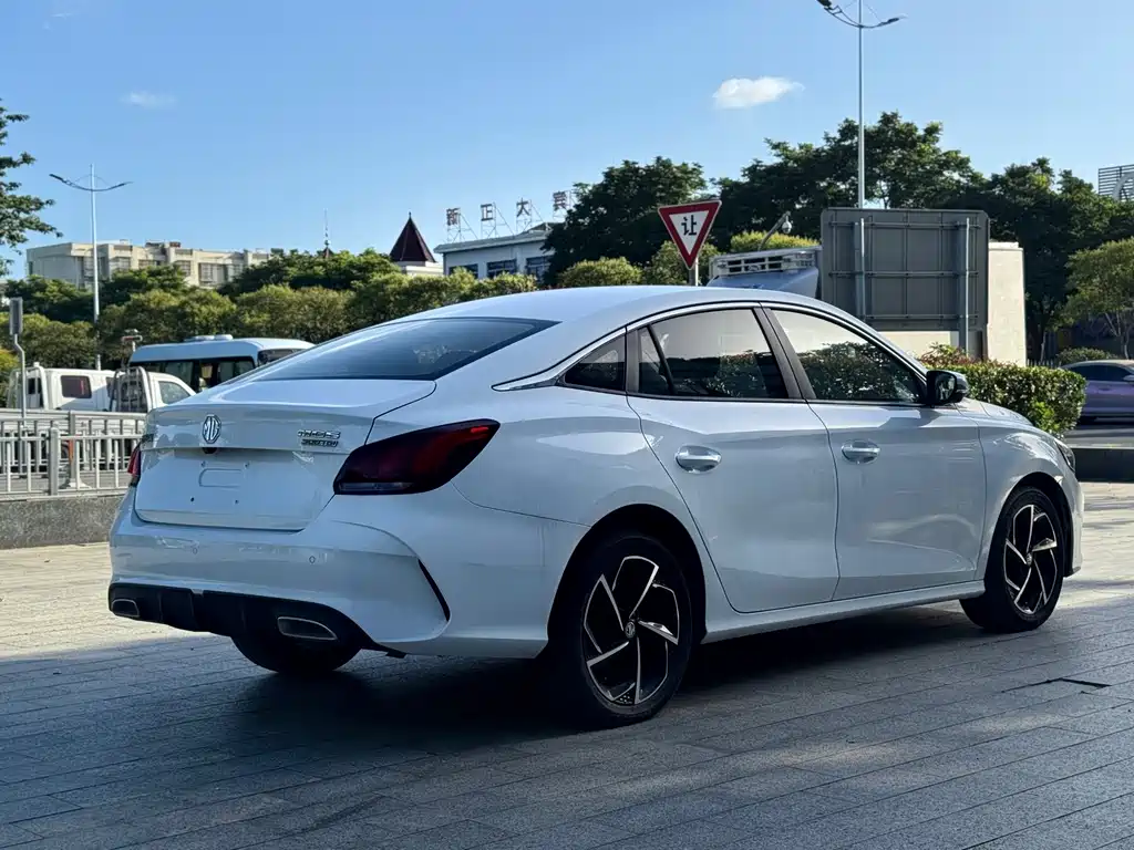 MG MG5 — миниатюра 4