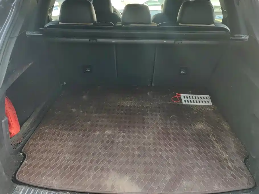 Porsche Cayenne — миниатюра 4