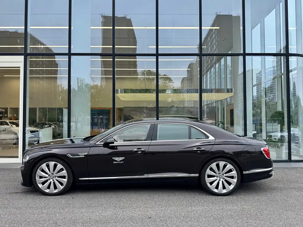Bentley Flying Spur PHEV — миниатюра 4
