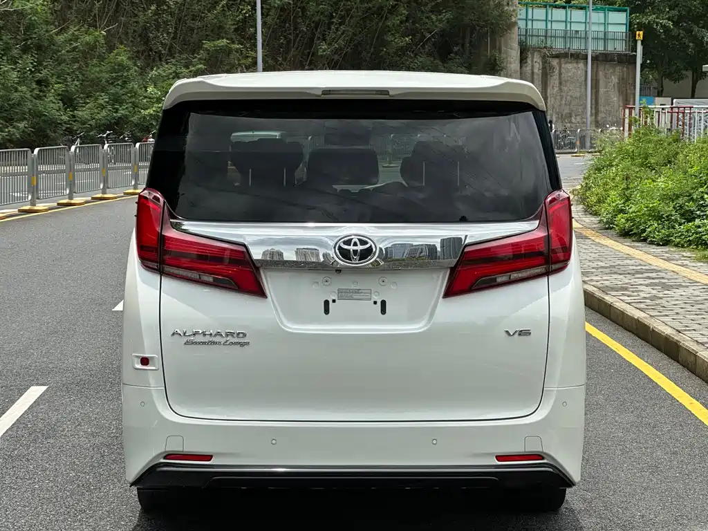 Toyota Alphard 2018 3.5L Luxury