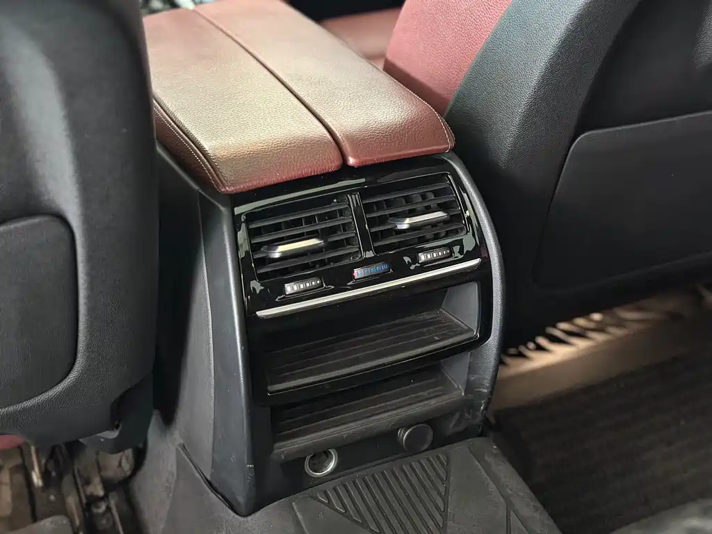 BMW 5 Series — миниатюра 10