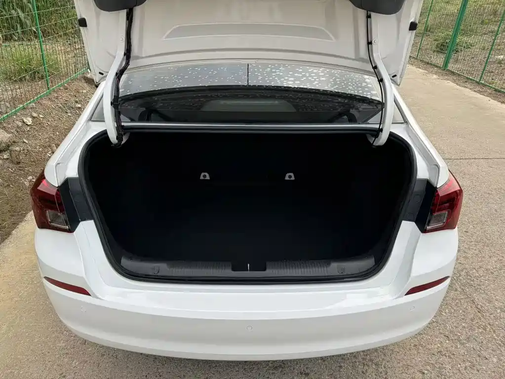 Buick Excelle — миниатюра 13