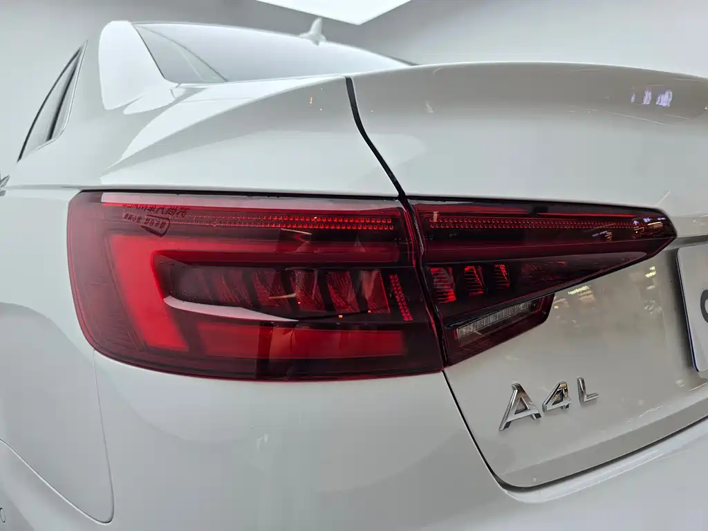 Audi A4L 2019 40 TFSI Fashion VI