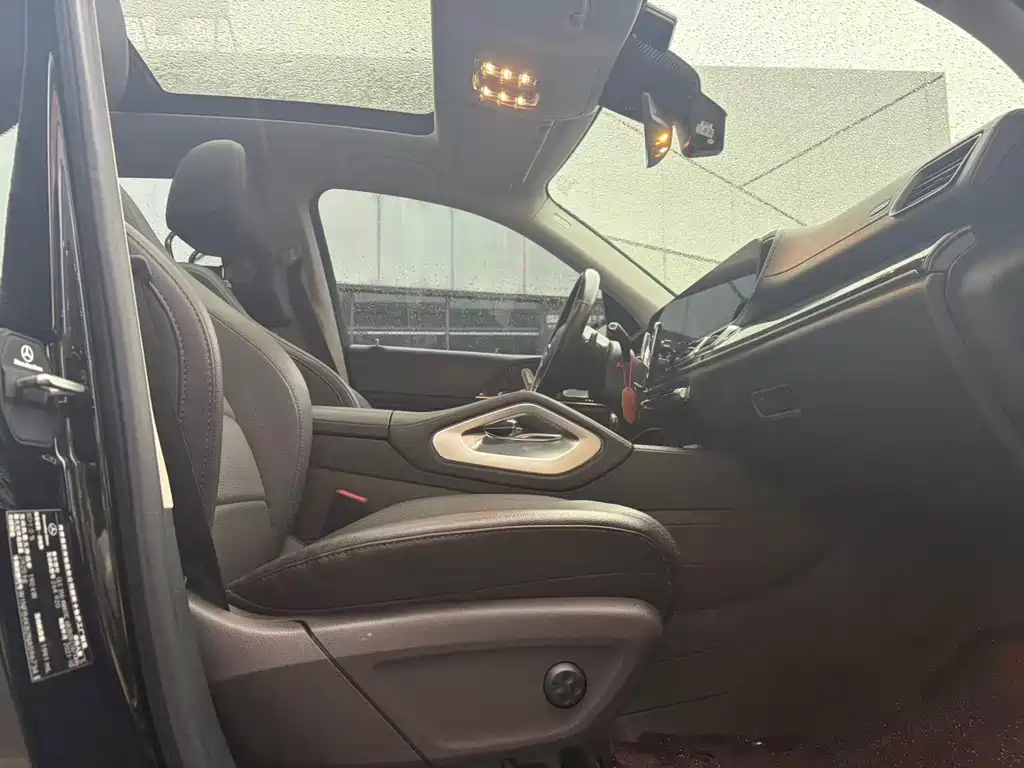 Mercedes-Benz GLE (Import) — миниатюра 6
