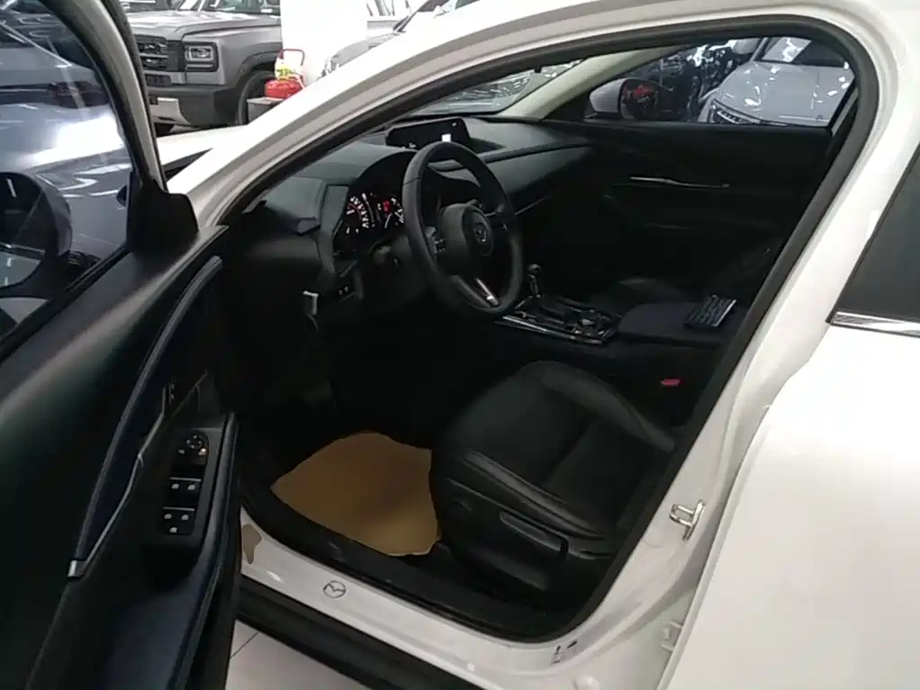 Mazda CX-30 — миниатюра 15