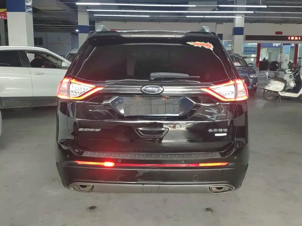 Ford Edge — миниатюра 6