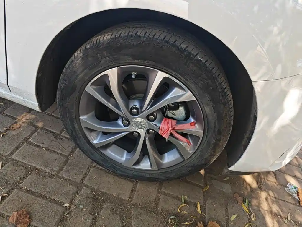 Buick Verano — миниатюра 10